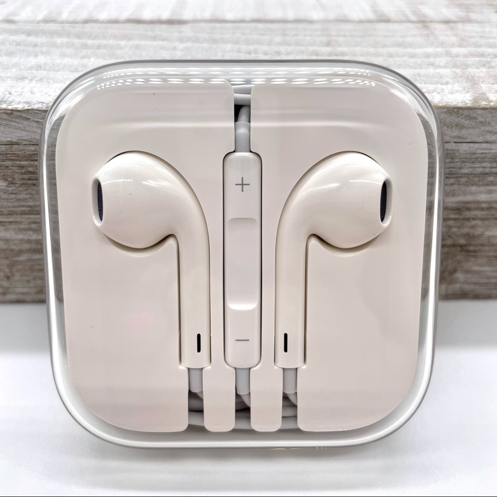 Apple EarPods with 3.5mm plug